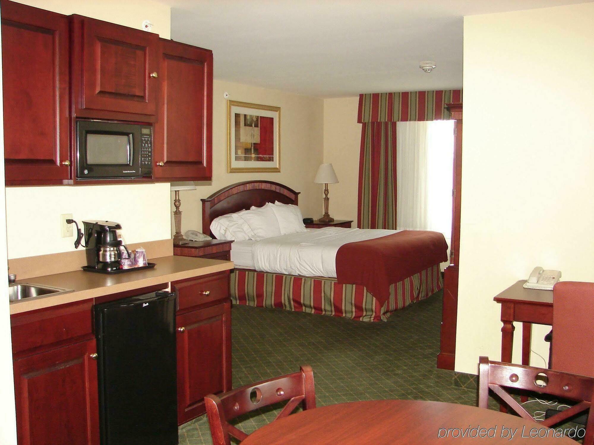 Holiday Inn Express Hotel & Suites Lexington-Downtown University, An Ihg Hotel Номер фото